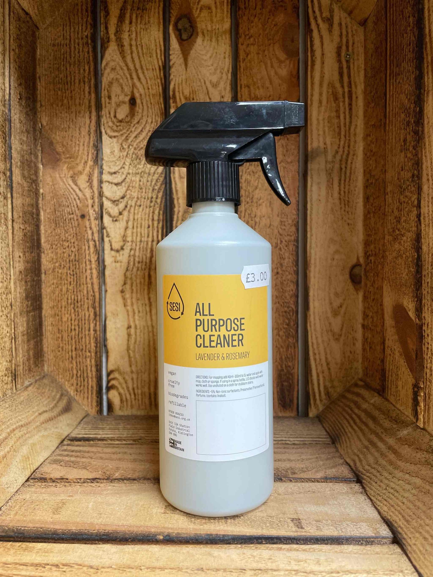 500ml pre-filled all-purpose cleaner bottle with spray nozzle on wooden shelf.