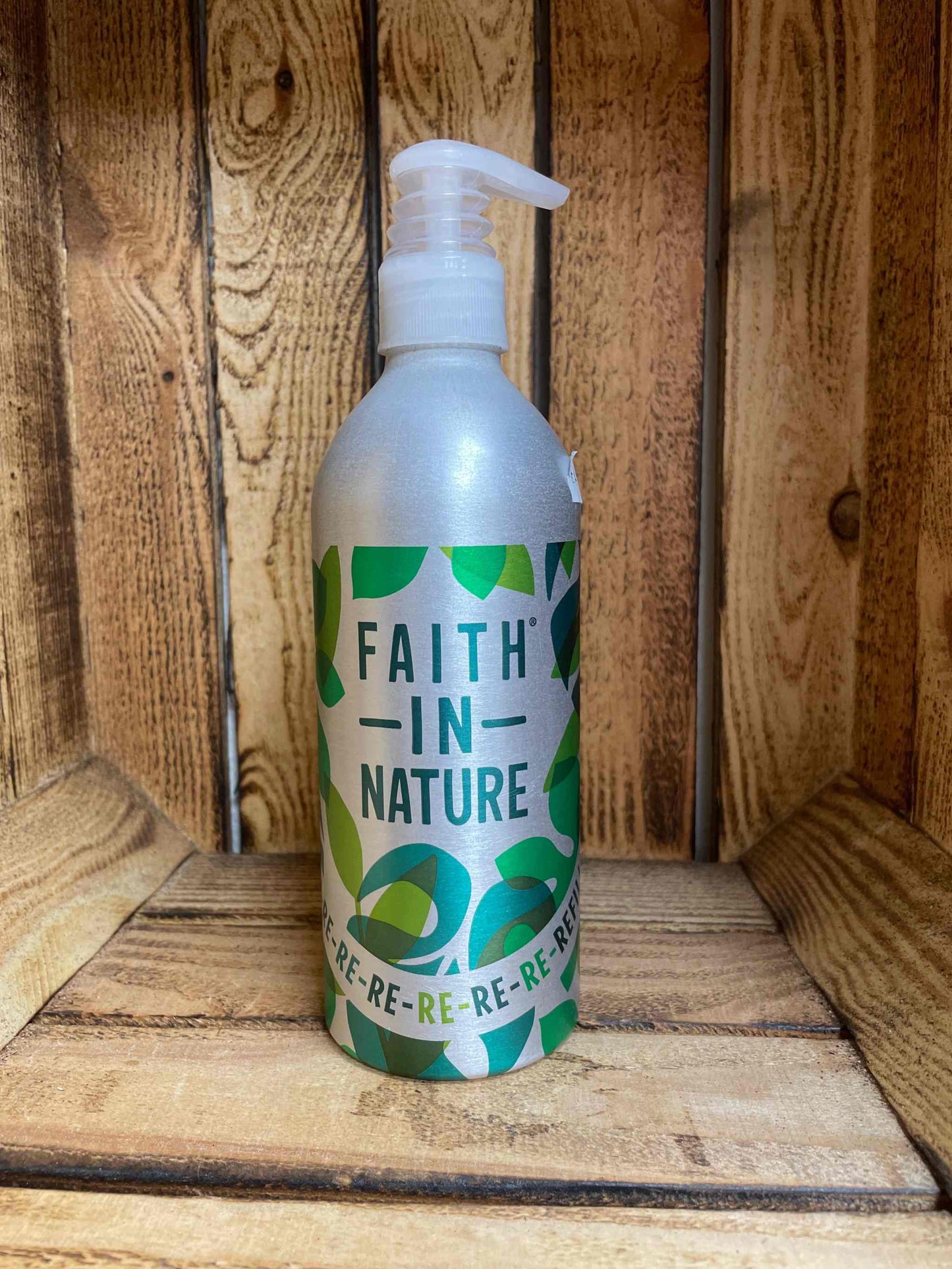 Faith Aluminium bottle 450ml on wooden surface