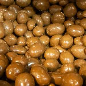 Milk chocolate peanuts (100g) coated in creamy milk chocolate.