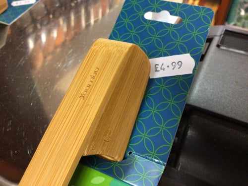 Bambu Large Tongs made from eco-friendly bamboo displayed on packaging.