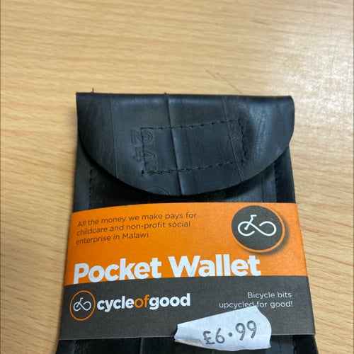 Sleek pocket wallet featuring durable materials and multiple card slots, priced at £6.99.