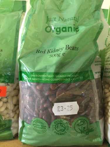 Organic red kidney beans in eco-friendly packaging, certified organic and non-GMO, 500g bag.